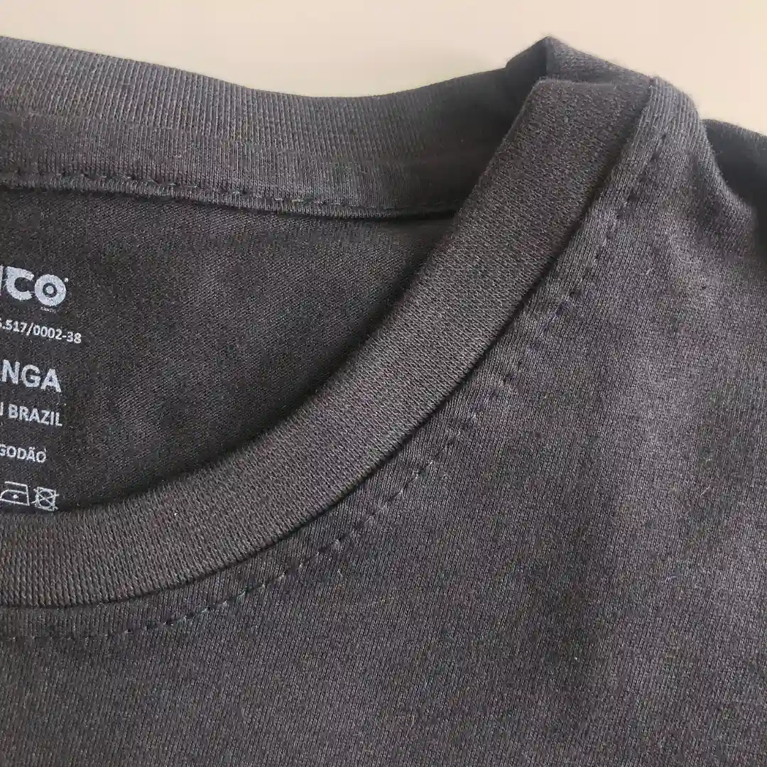 Camiseta com Acabamento em Ribana - Camisetas personalizadas com acabamento de qualidade, gola em ribana e costura dupla nas mangas.