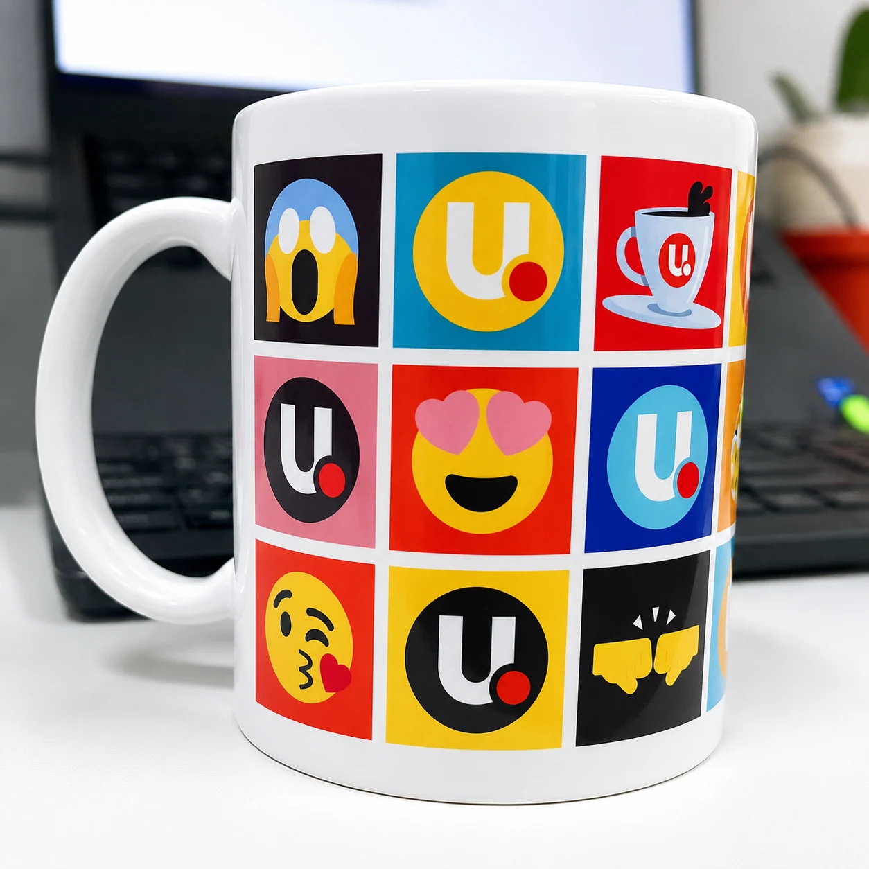 Caneca Cerâmica Área Total - Caneca personalizada em cerâmica, 300 ml. Impressão em área total.