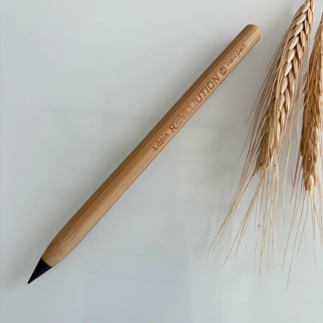 Lápis Infinito Bambu - Lápis infinito em bambu com ponta de grafeno, não precisa apontar — uma opção sustentável e duradoura.