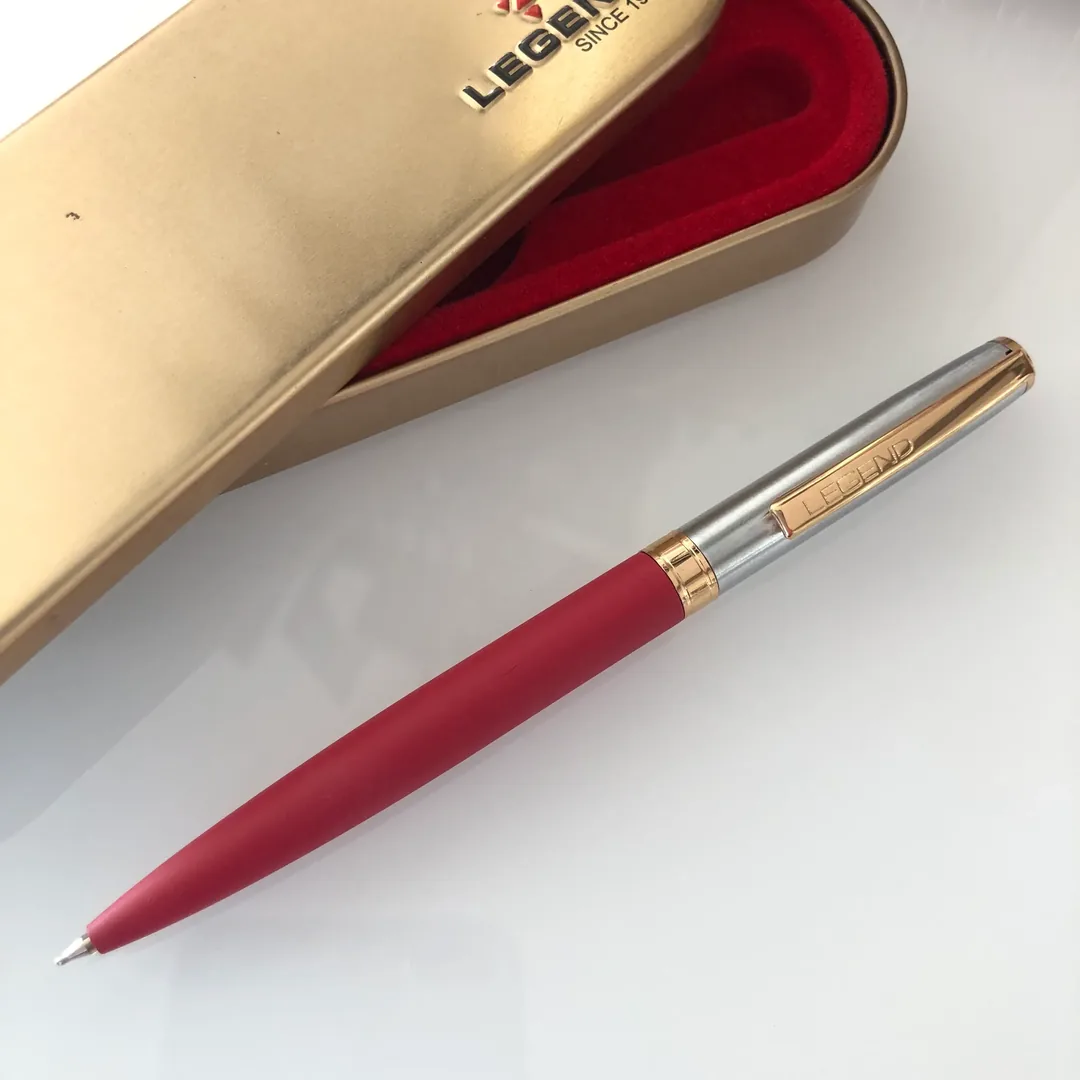 Legend Evoq - Combina elegância e funcionalidade em um brinde exclusivo. Pedido mínimo: 25 unidades.