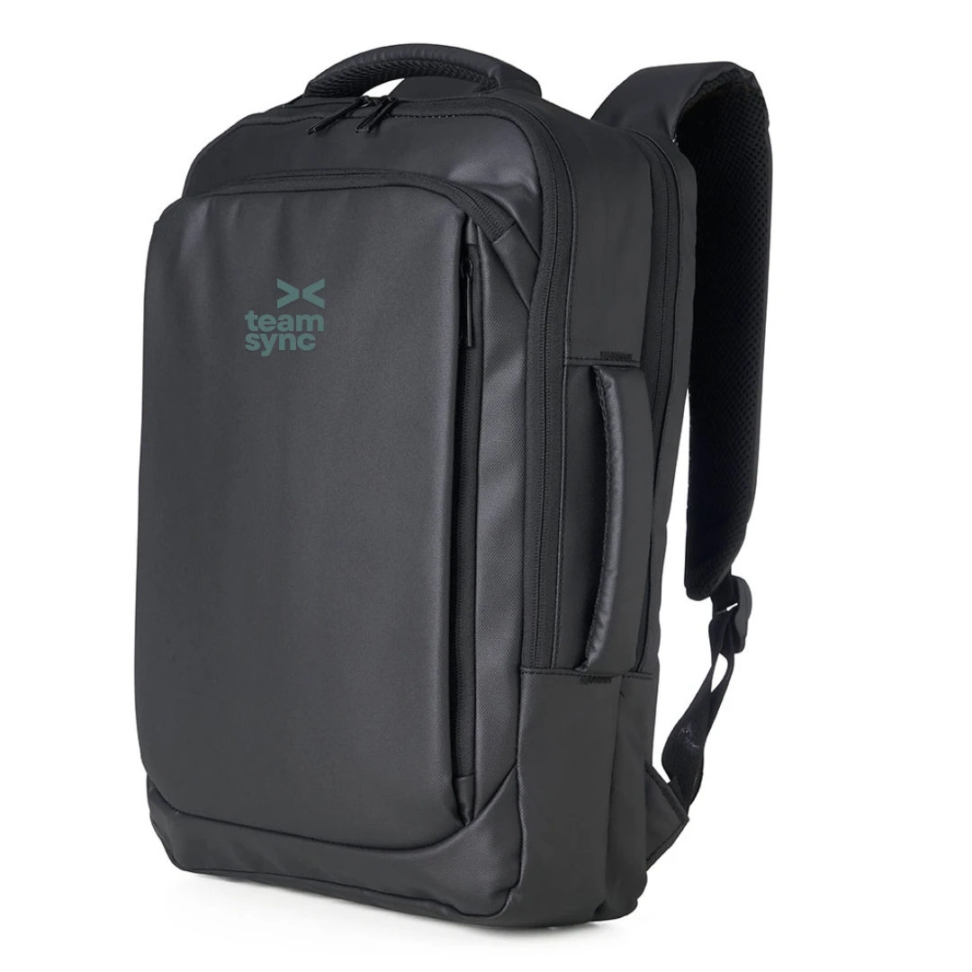 Mochila Executiva em Couro Sintético - Mochila em couro sintético impermeável, com divisórias para documentos, eletrônicos e caneta, e compartimento para notebook até 15,6 polegadas. Bolso lateral e adaptador USB externo com cabo acoplado. 45,2 x 33,5 x 11,6 cm.