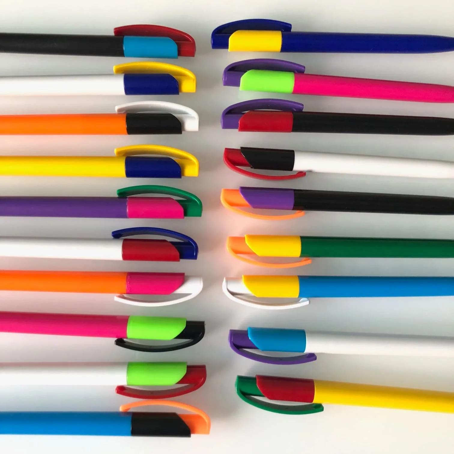 Clique Multicolor - faça sua combinação de cores com seu logotipo impresso